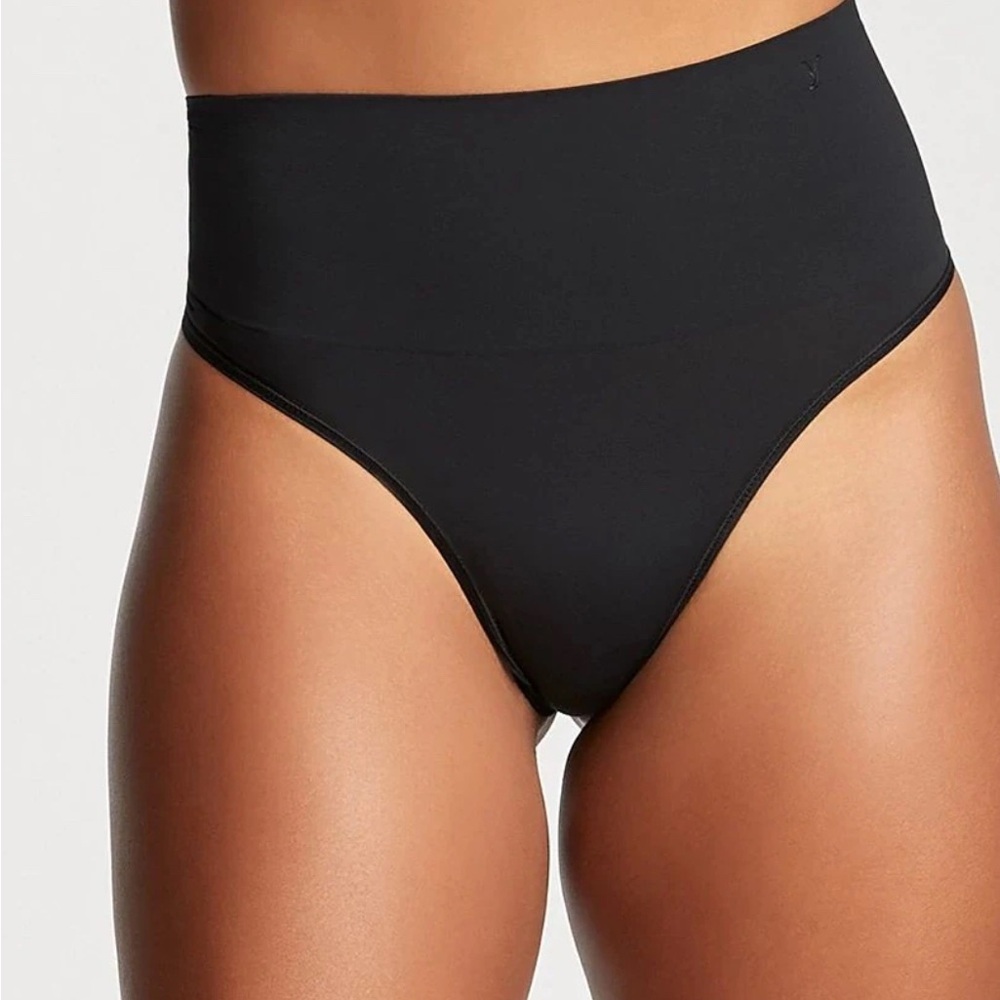 NWT Yummie Ultralight Seamless Smoothing Thong